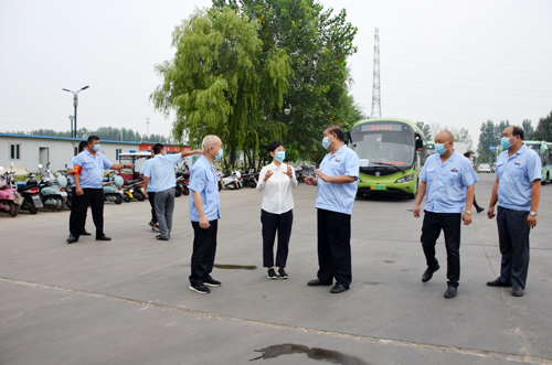 市委常委、宣傳部部長(zhǎng)王飛到我公司 督查全國(guó)文明城市建設(shè)提升工作