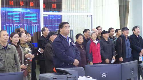 老干部們都說“集團真暖心，做公交人真自豪！”